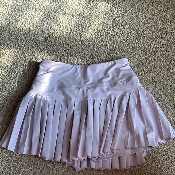 gold hinge Dresses & Skirts - Light pink pleated Gold Hinge skirt. Size small.
